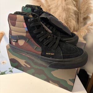 DEFCON Vans Sk8-Hi Notchback Gore-Tex - NWT